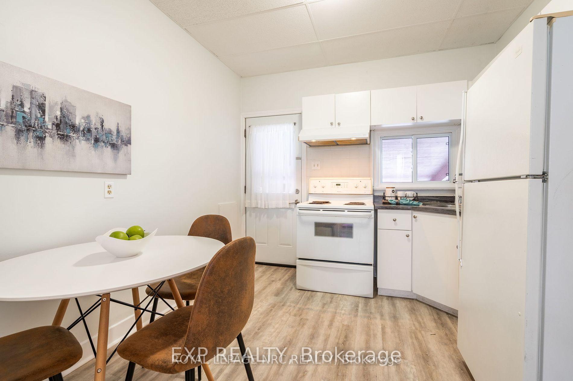 Photo 8 of 30 1/2 Wiley Street, St. Catharines, Downtown — HOMEH