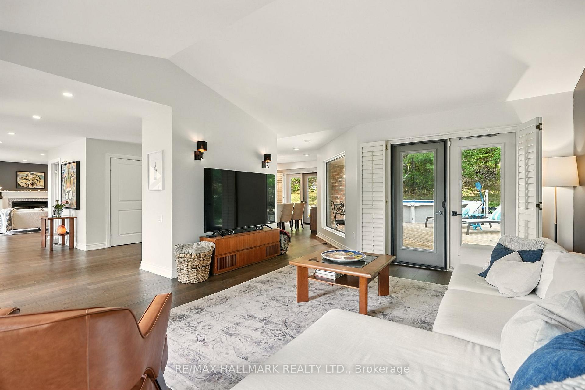 Photo 16 of 30 Pooles Road, Springwater, Midhurst — HOMEH