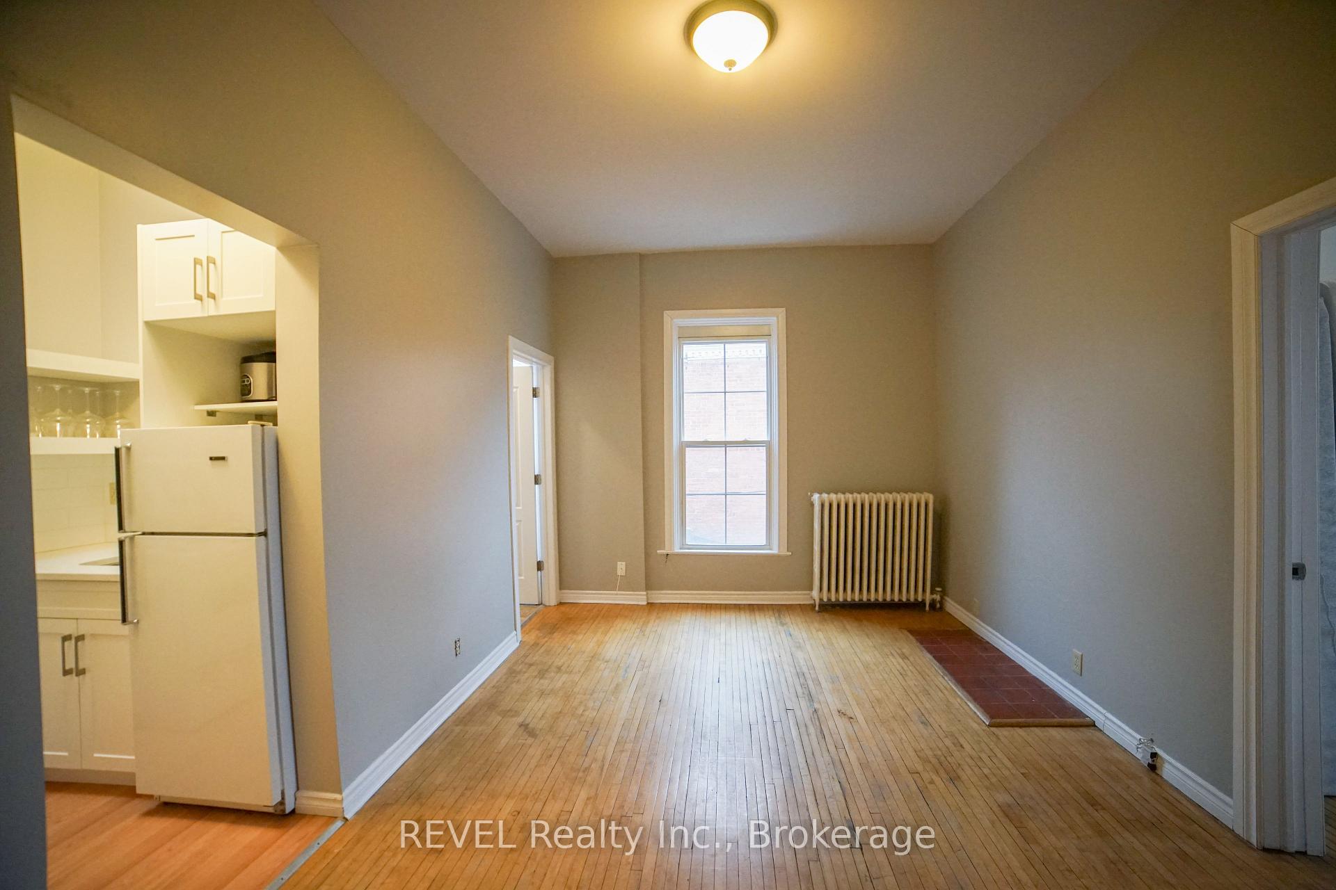 Photo 5 of Unit Unit 1, 166 James Street, St. Catharines, Downtown — HOMEH