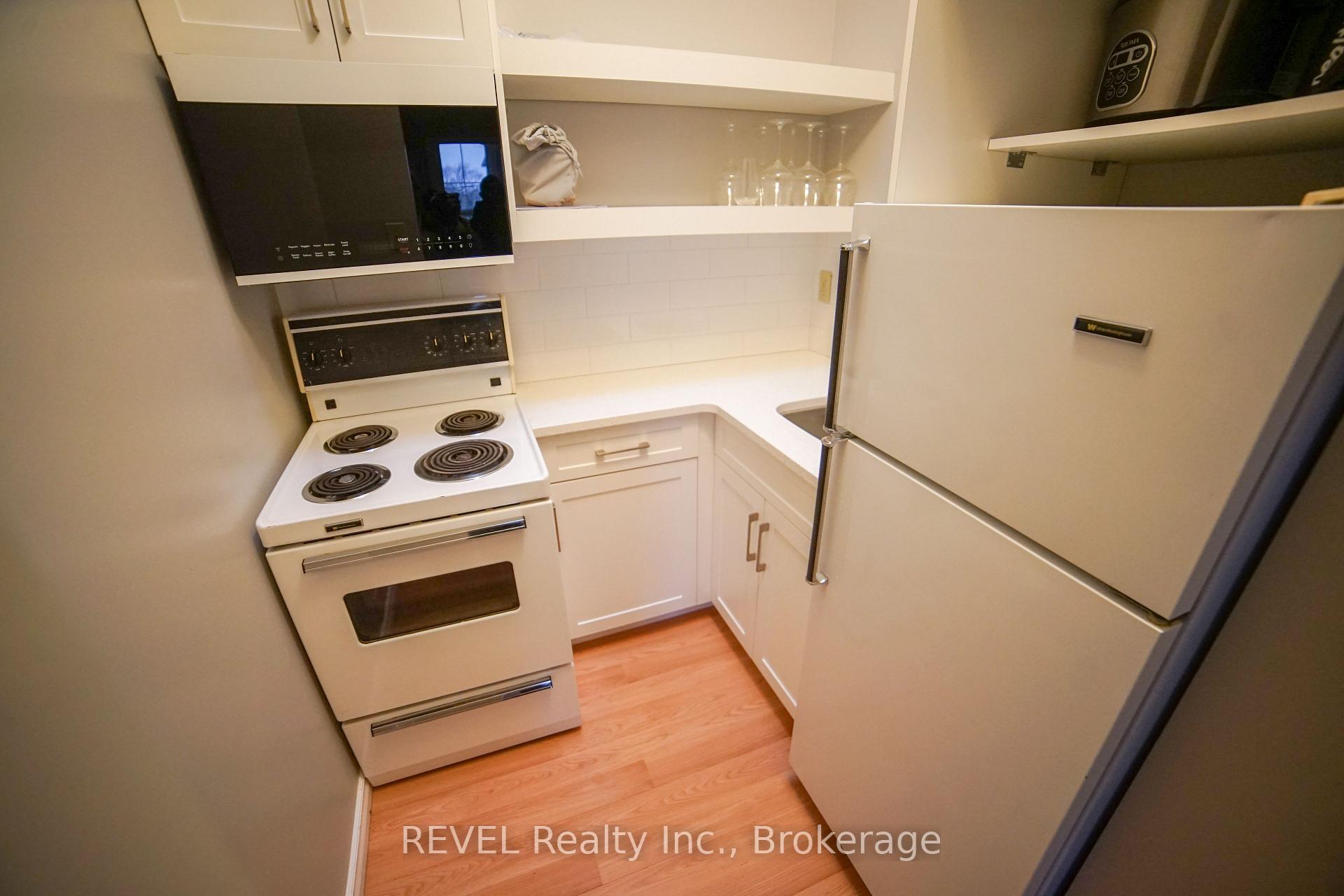 Photo 6 of Unit Unit 1, 166 James Street, St. Catharines, Downtown — HOMEH