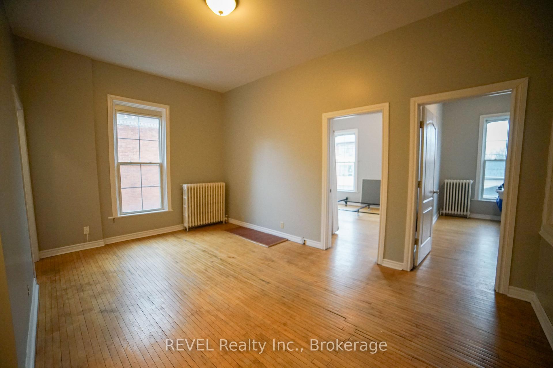 Photo 7 of Unit Unit 1, 166 James Street, St. Catharines, Downtown — HOMEH