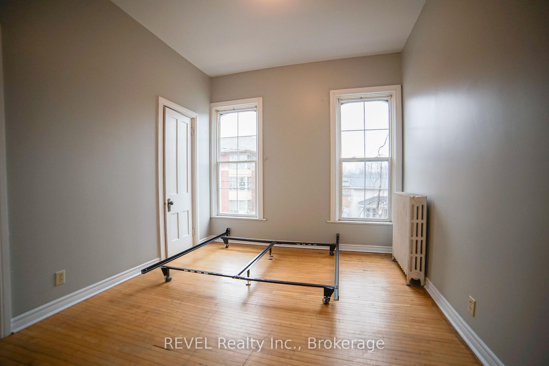 Photo 8 of Unit Unit 1, 166 James Street, St. Catharines, Downtown — HOMEH