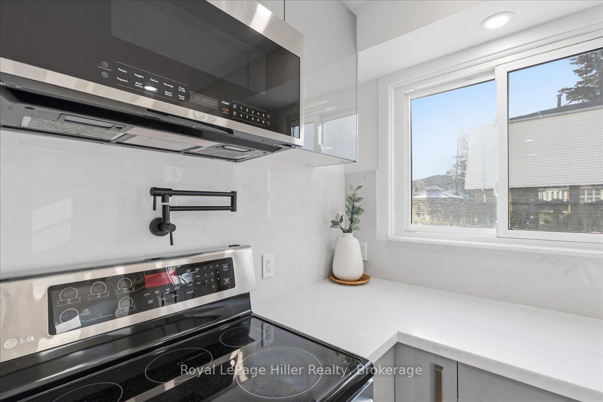 Photo 9 of 237 Willow Street, Stratford — HOMEH