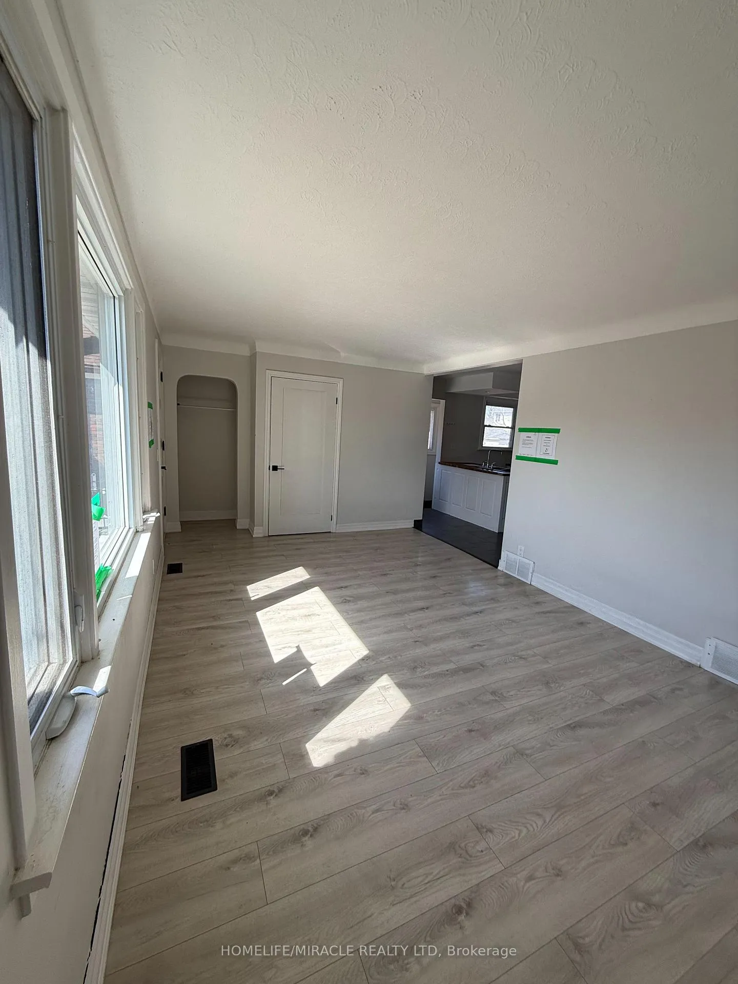 Photo 9 of 11 Garnet Street, St. Catharines, Facer — HOMEH