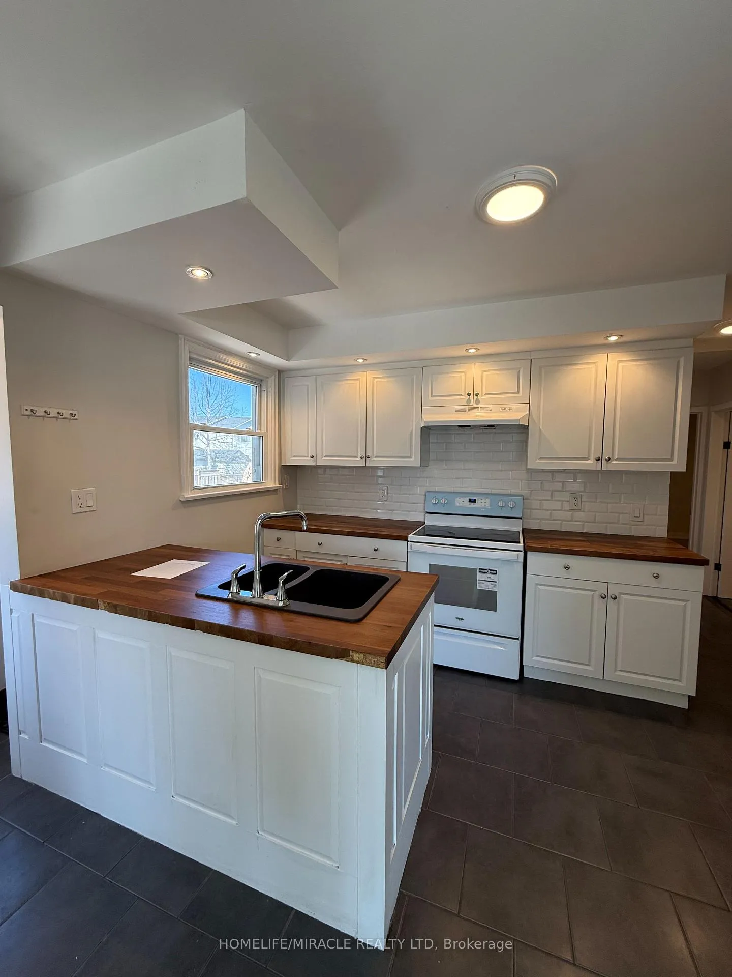 Photo 11 of 11 Garnet Street, St. Catharines, Facer — HOMEH