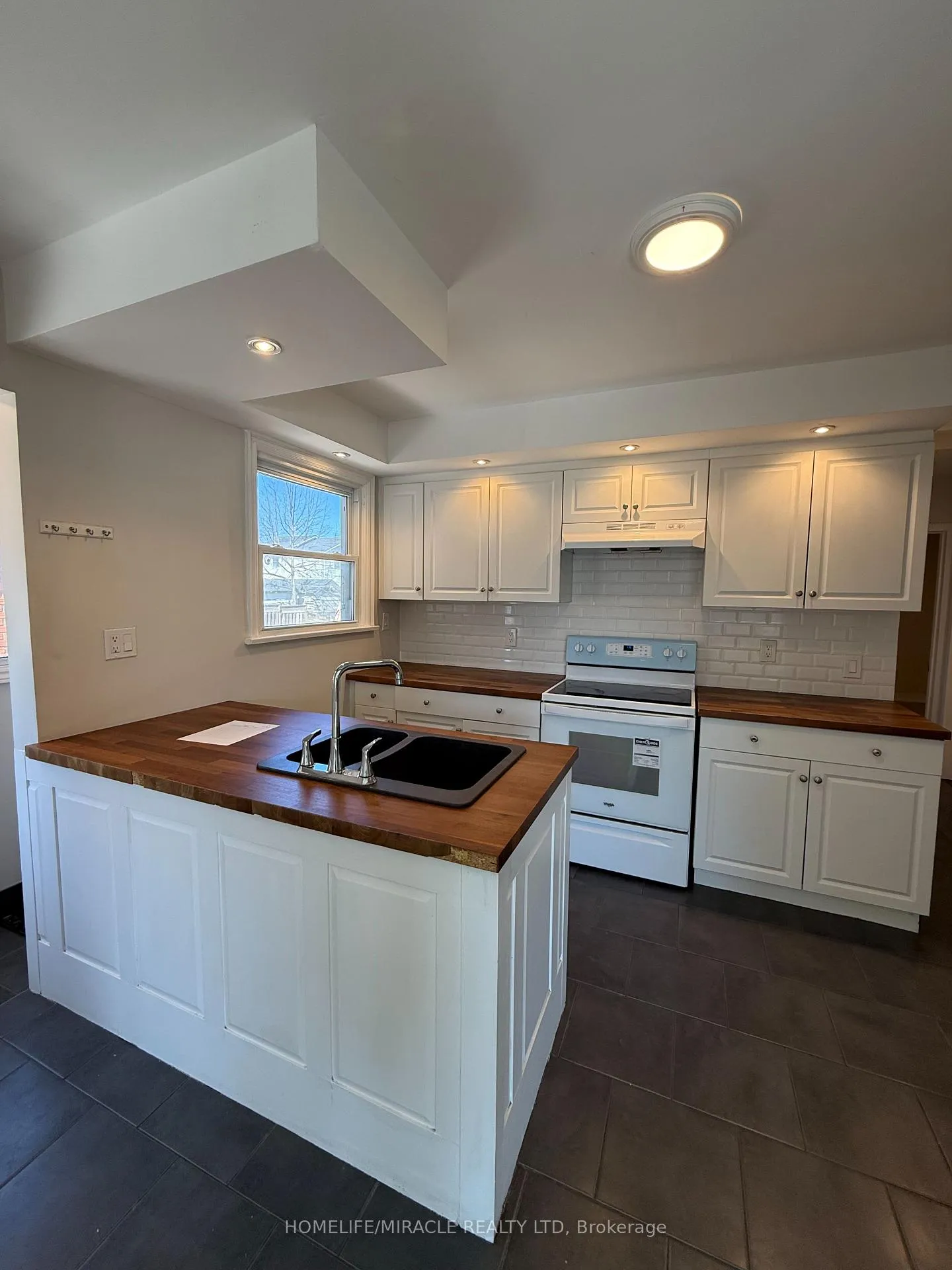 Photo 12 of 11 Garnet Street, St. Catharines, Facer — HOMEH