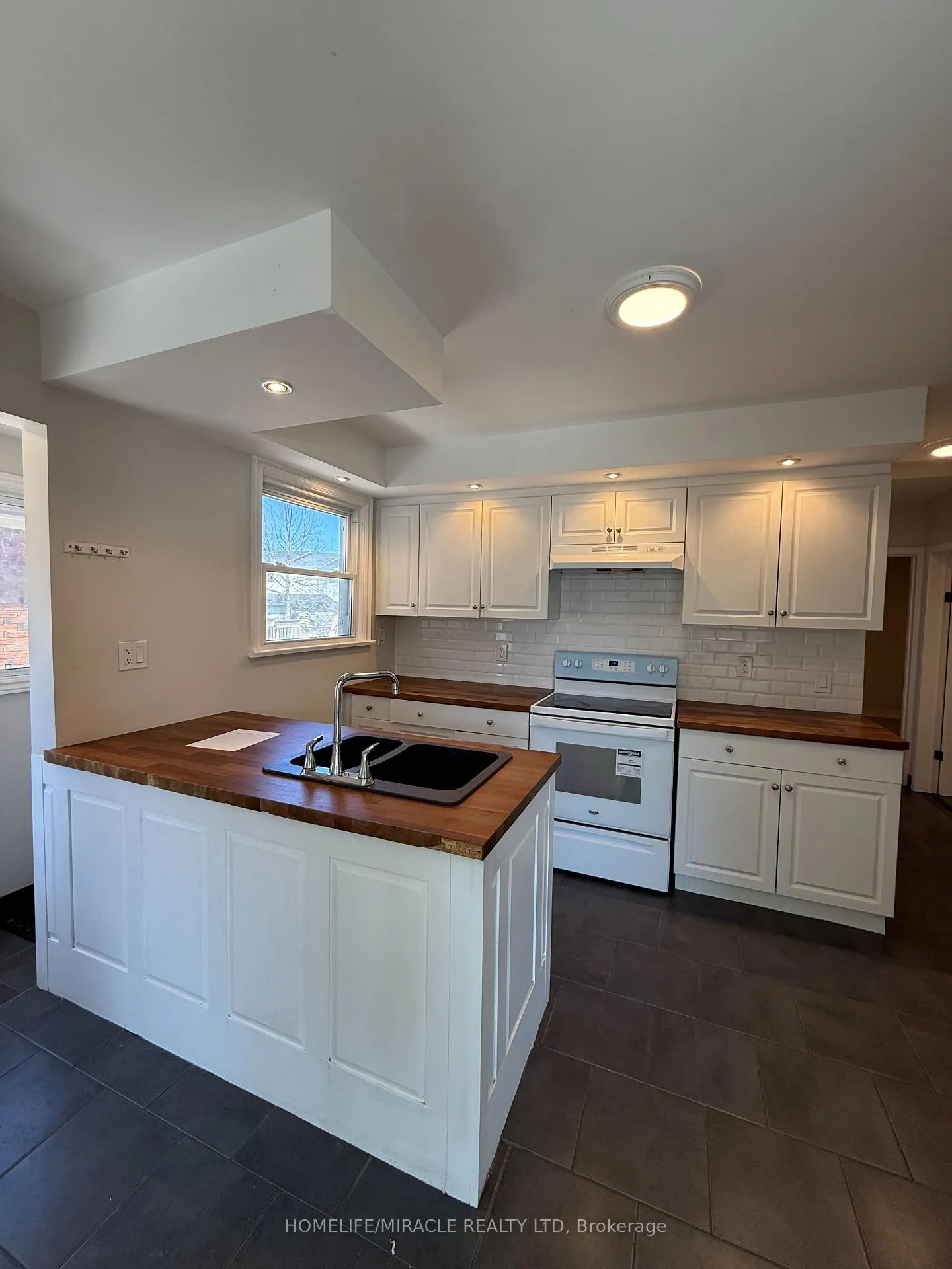 Photo 13 of 11 Garnet Street, St. Catharines, Facer — HOMEH