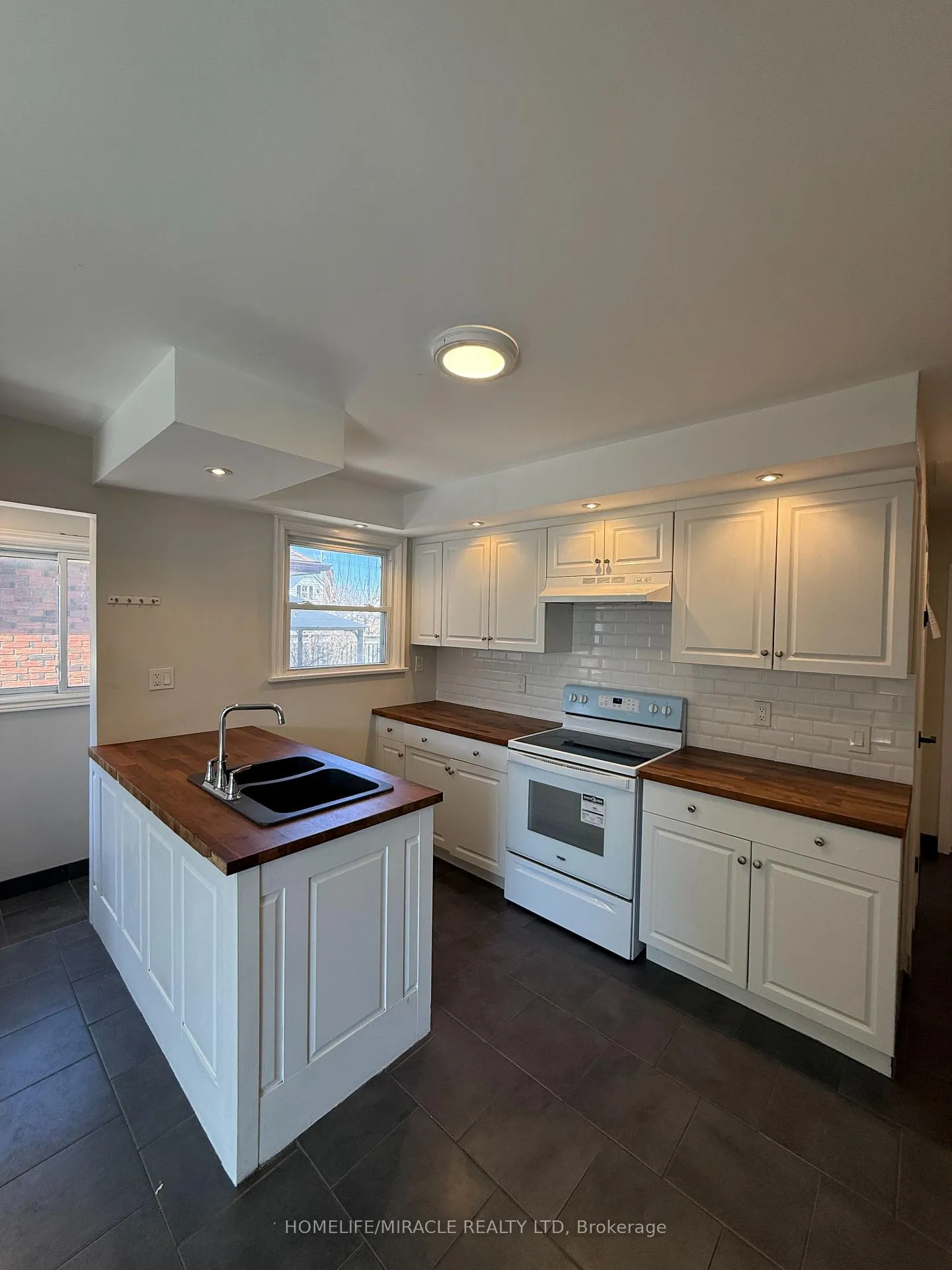 Photo 14 of 11 Garnet Street, St. Catharines, Facer — HOMEH