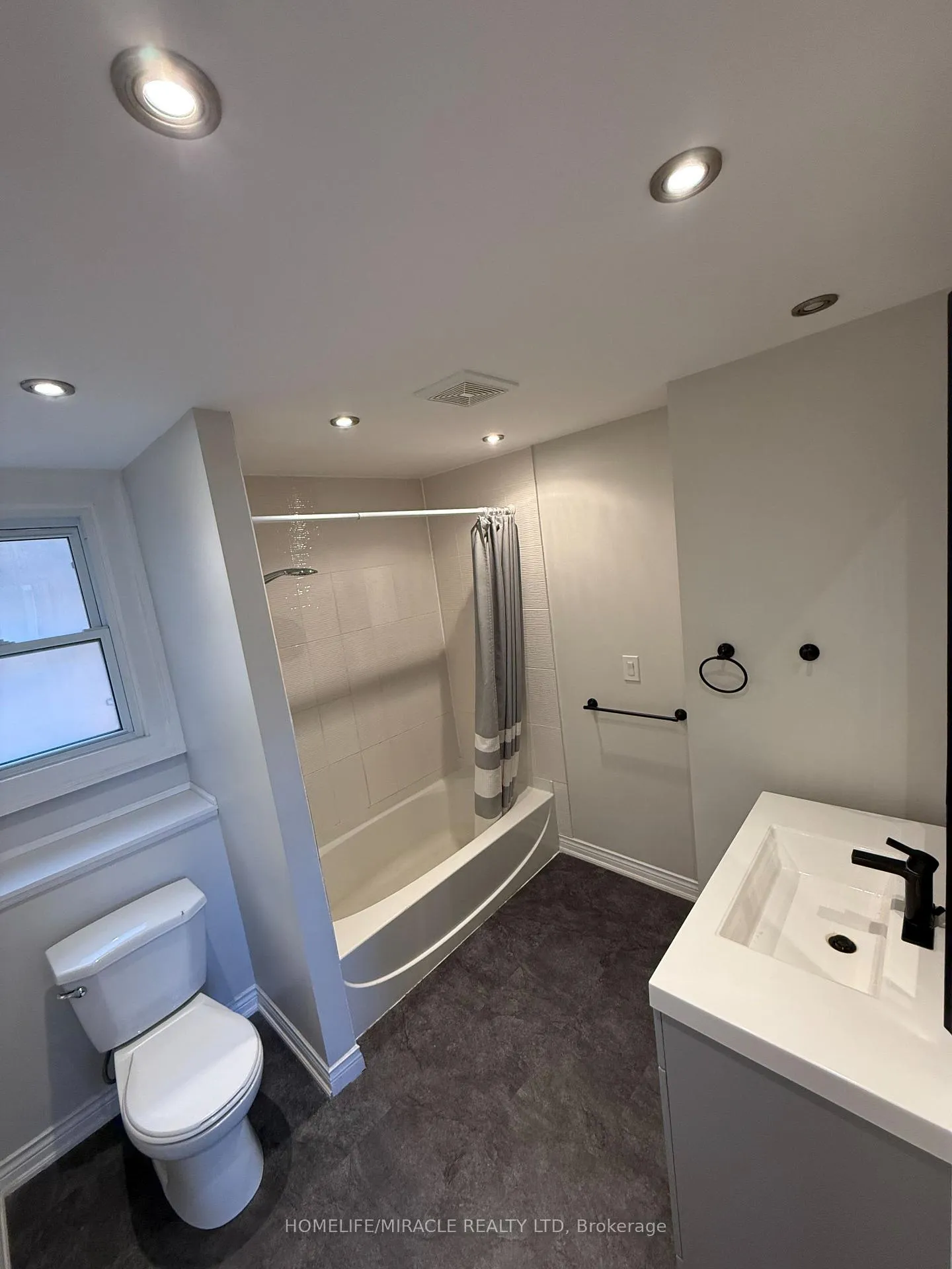 Photo 17 of 11 Garnet Street, St. Catharines, Facer — HOMEH