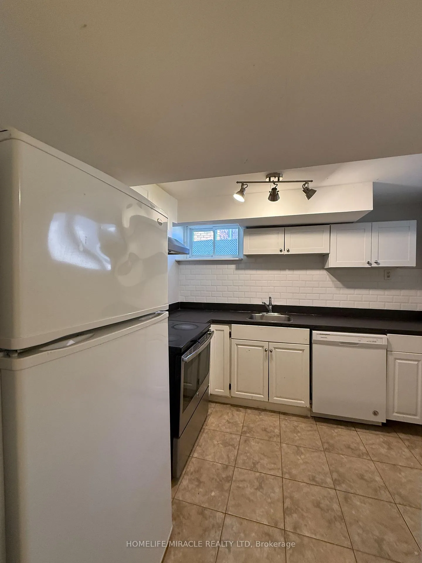 Photo 26 of 11 Garnet Street, St. Catharines, Facer — HOMEH