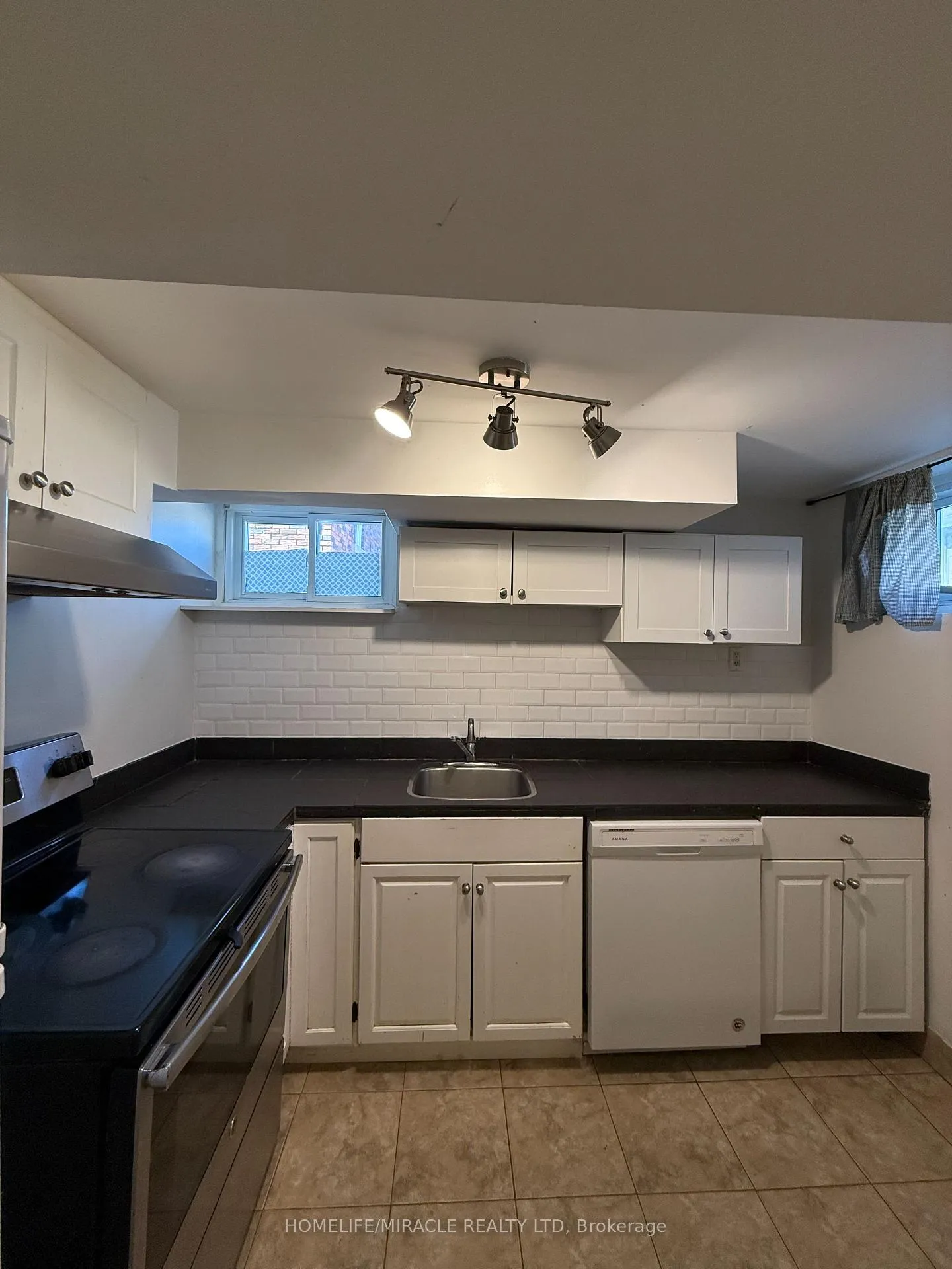 Photo 27 of 11 Garnet Street, St. Catharines, Facer — HOMEH