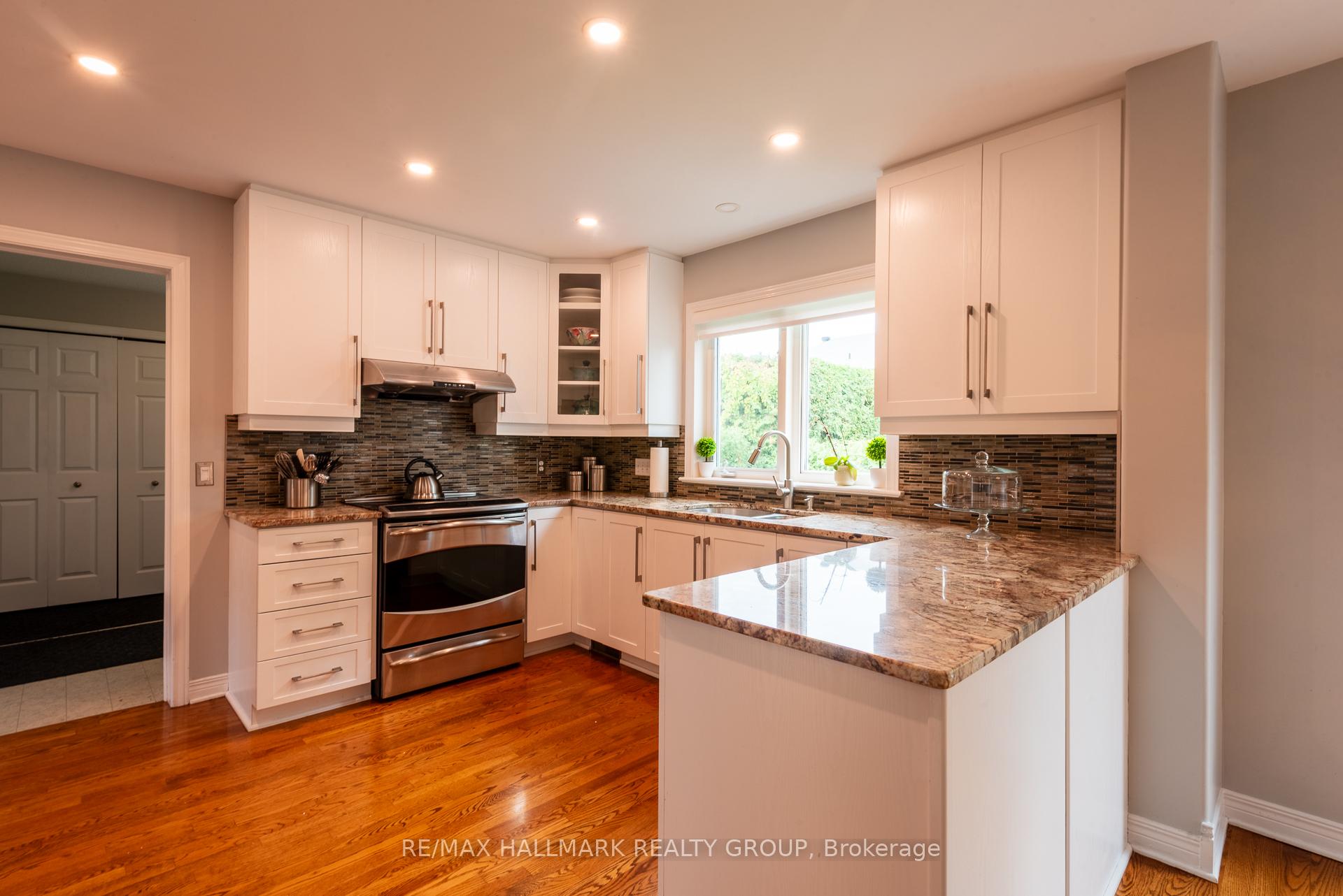 Photo 16 of 50 Cherry Drive, Ottawa, Stittsville (South) — HOMEH