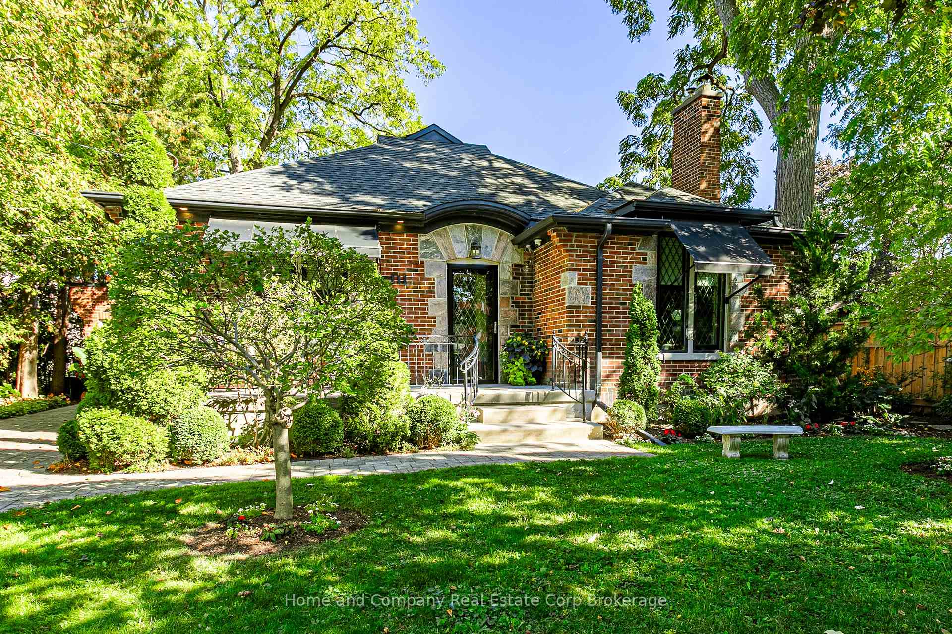 Photo 3 of 111 Queen Street, Stratford — HOMEH