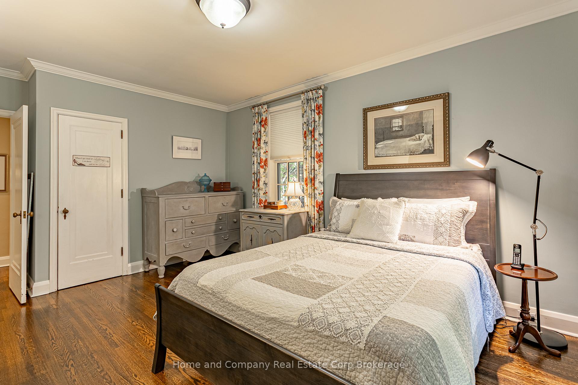 Photo 14 of 111 Queen Street, Stratford — HOMEH