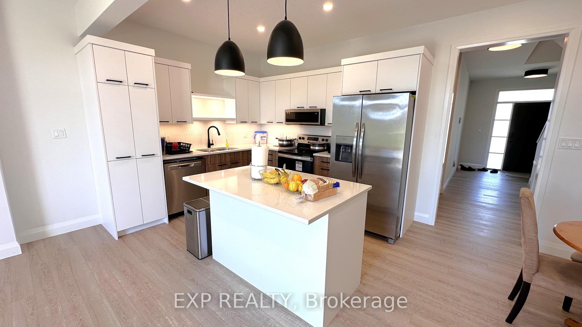 Photo 9 of 271 Renaissance Drive, St. Thomas — HOMEH