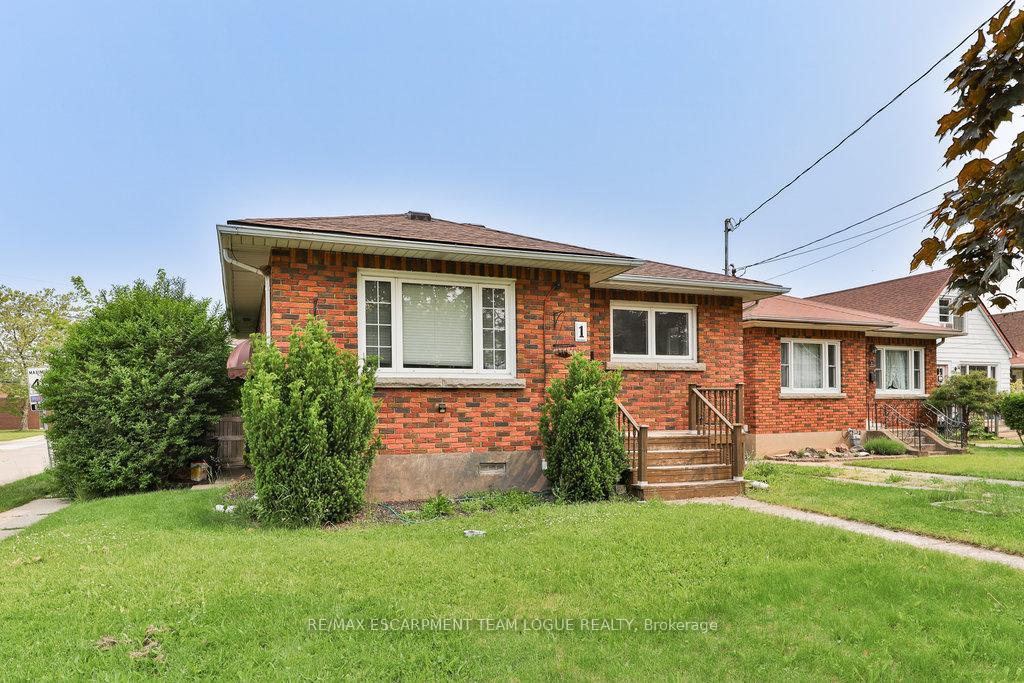 Photo 3 of Unit Main Level, 1 Carina Street, St. Catharines, Facer — HOMEH