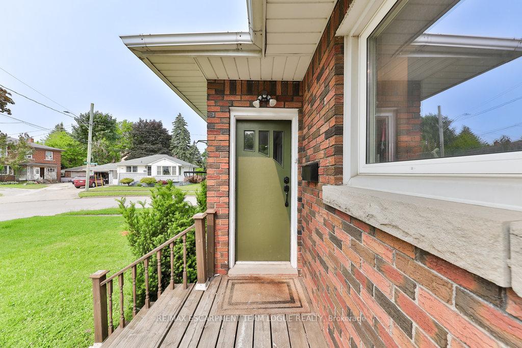 Photo 5 of Unit Main Level, 1 Carina Street, St. Catharines, Facer — HOMEH