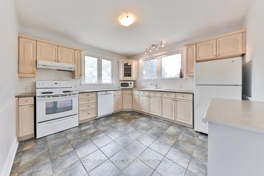 Photo 11 of Unit Main Level, 1 Carina Street, St. Catharines, Facer — HOMEH
