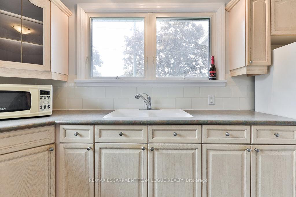 Photo 13 of Unit Main Level, 1 Carina Street, St. Catharines, Facer — HOMEH