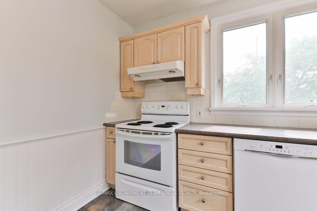 Photo 14 of Unit Main Level, 1 Carina Street, St. Catharines, Facer — HOMEH