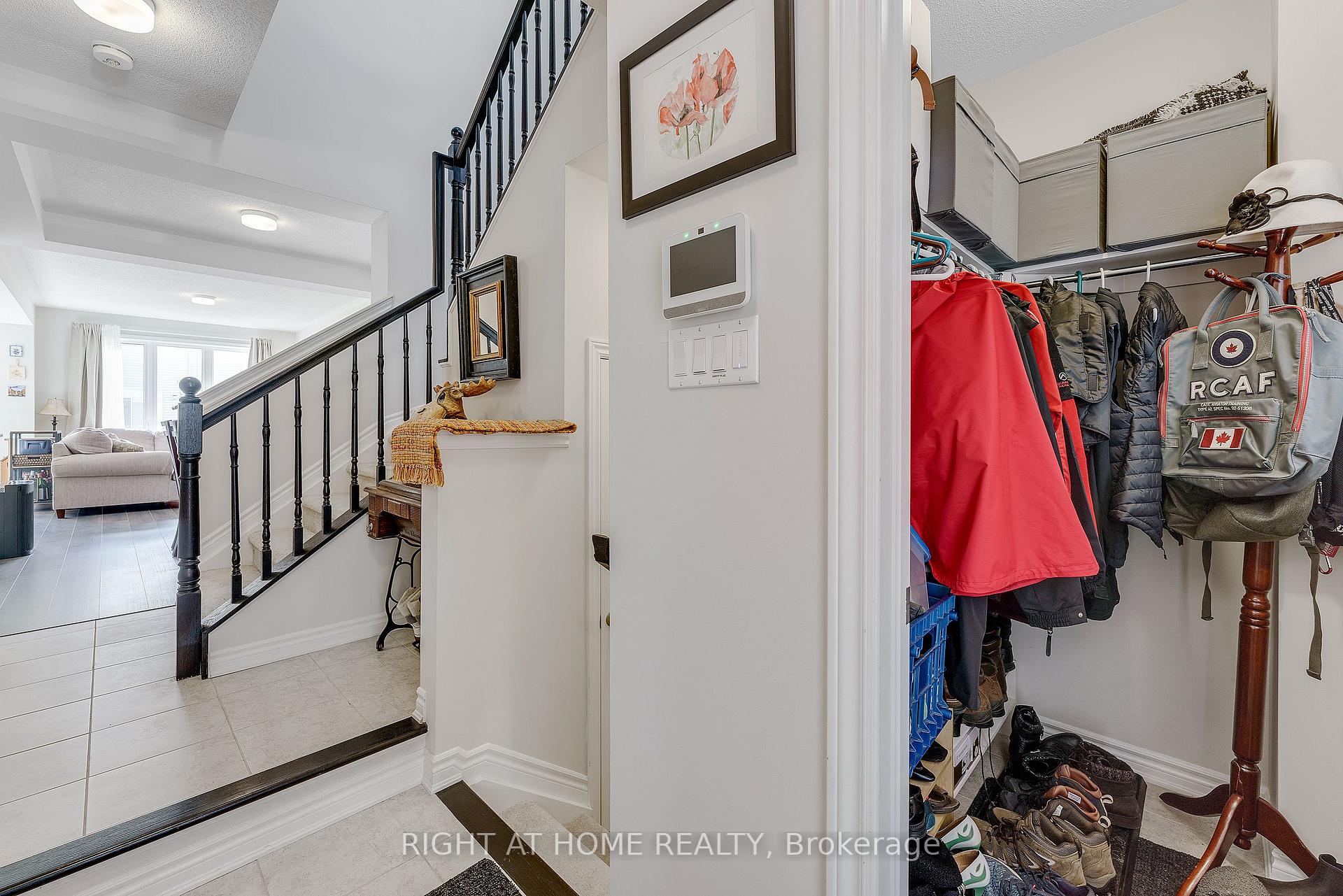 Photo 3 of 715 Derreen Avenue, Ottawa, Stittsville (North) — HOMEH