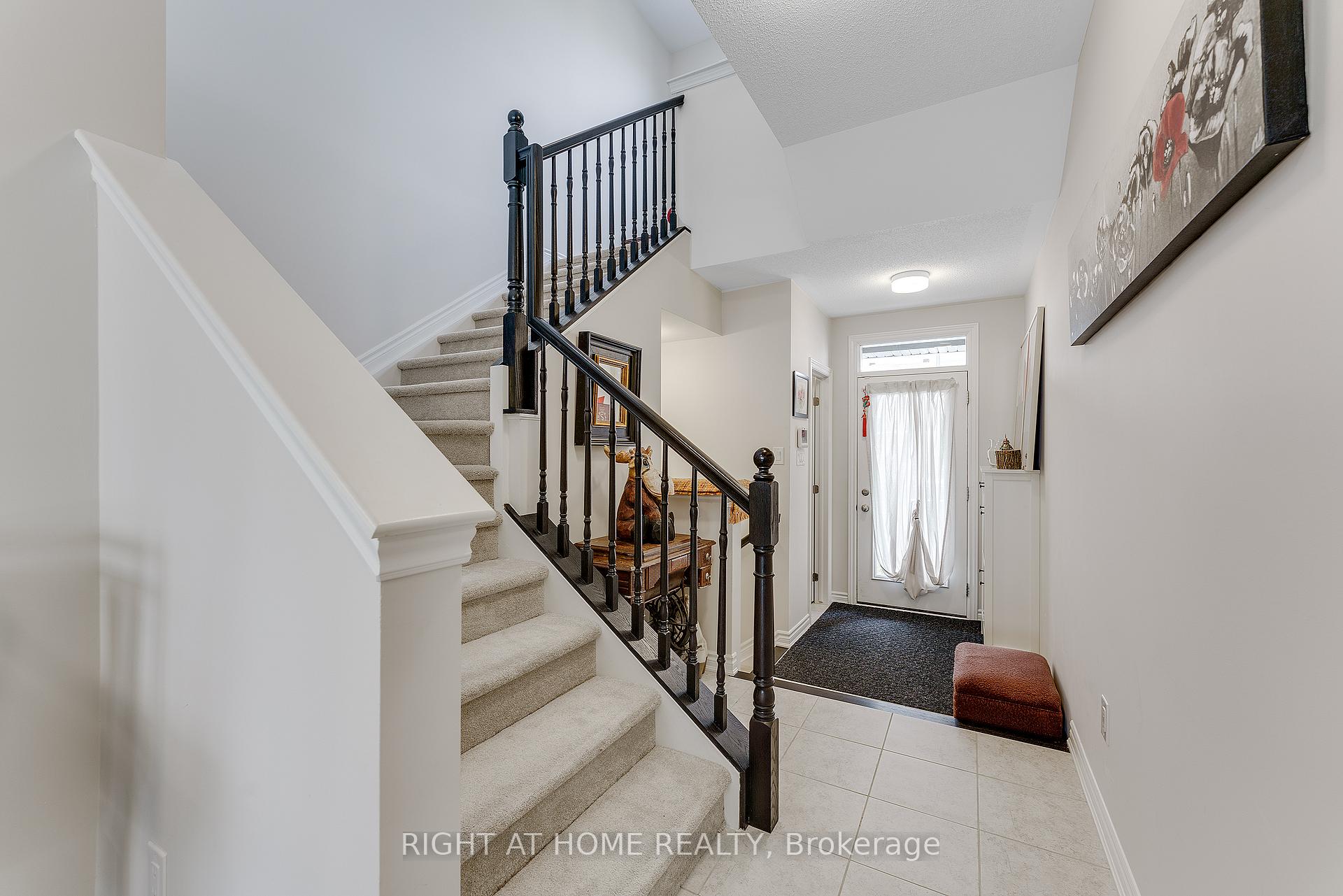 Photo 5 of 715 Derreen Avenue, Ottawa, Stittsville (North) — HOMEH