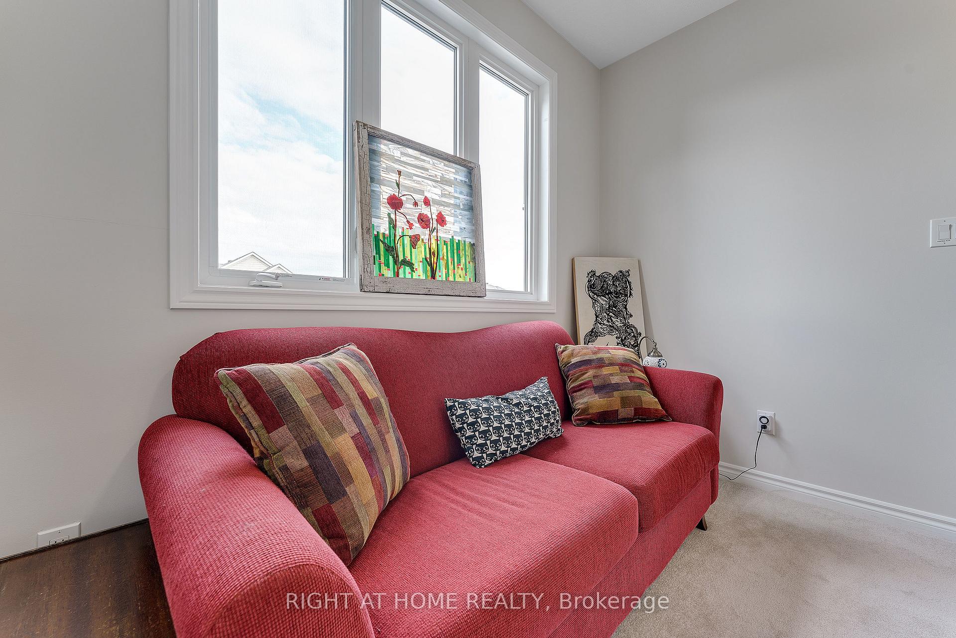 Photo 17 of 715 Derreen Avenue, Ottawa, Stittsville (North) — HOMEH