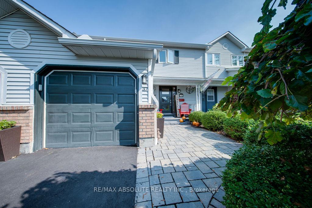 Photo 2 of 37 Randall James Drive, Ottawa, Stittsville (Central) — HOMEH