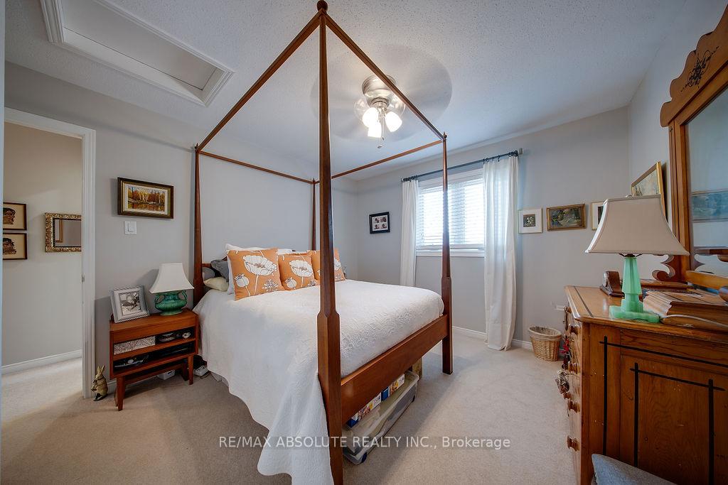 Photo 16 of 37 Randall James Drive, Ottawa, Stittsville (Central) — HOMEH