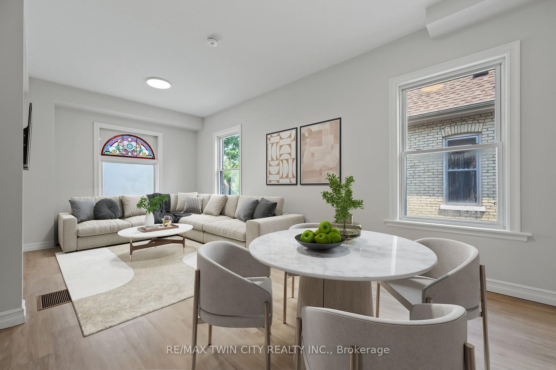Photo 3 of 41 Chestnut Street, St. Thomas — HOMEH