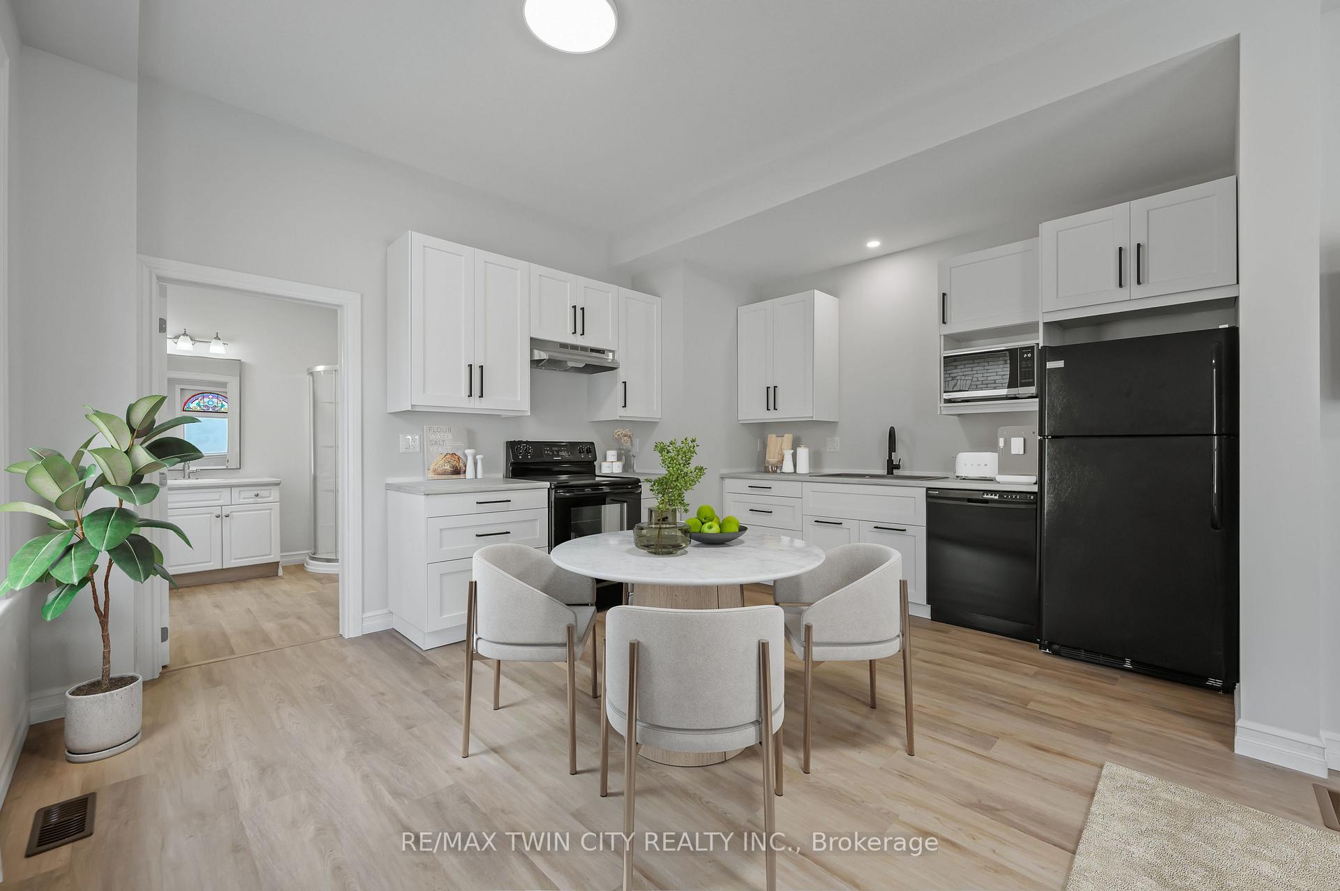 Photo 4 of 41 Chestnut Street, St. Thomas — HOMEH