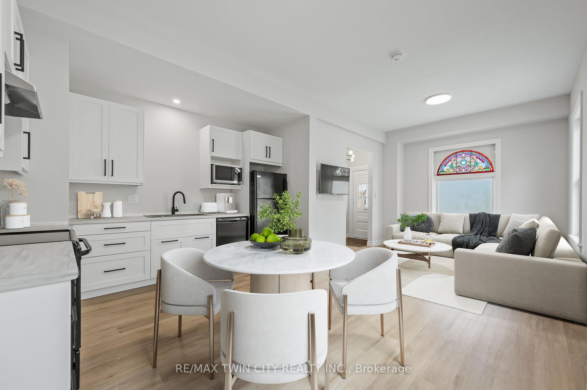 Photo 5 of 41 Chestnut Street, St. Thomas — HOMEH