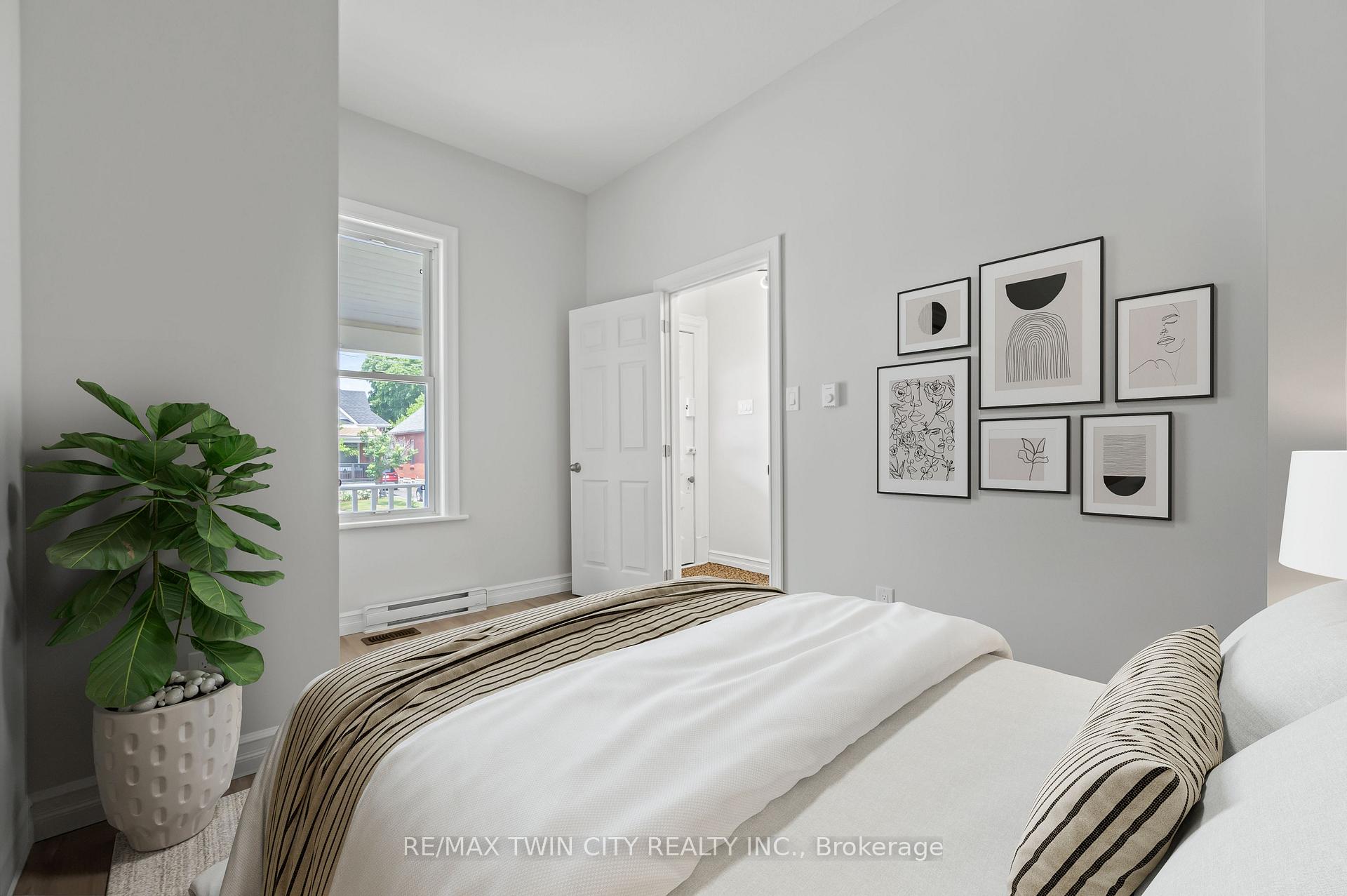 Photo 8 of 41 Chestnut Street, St. Thomas — HOMEH