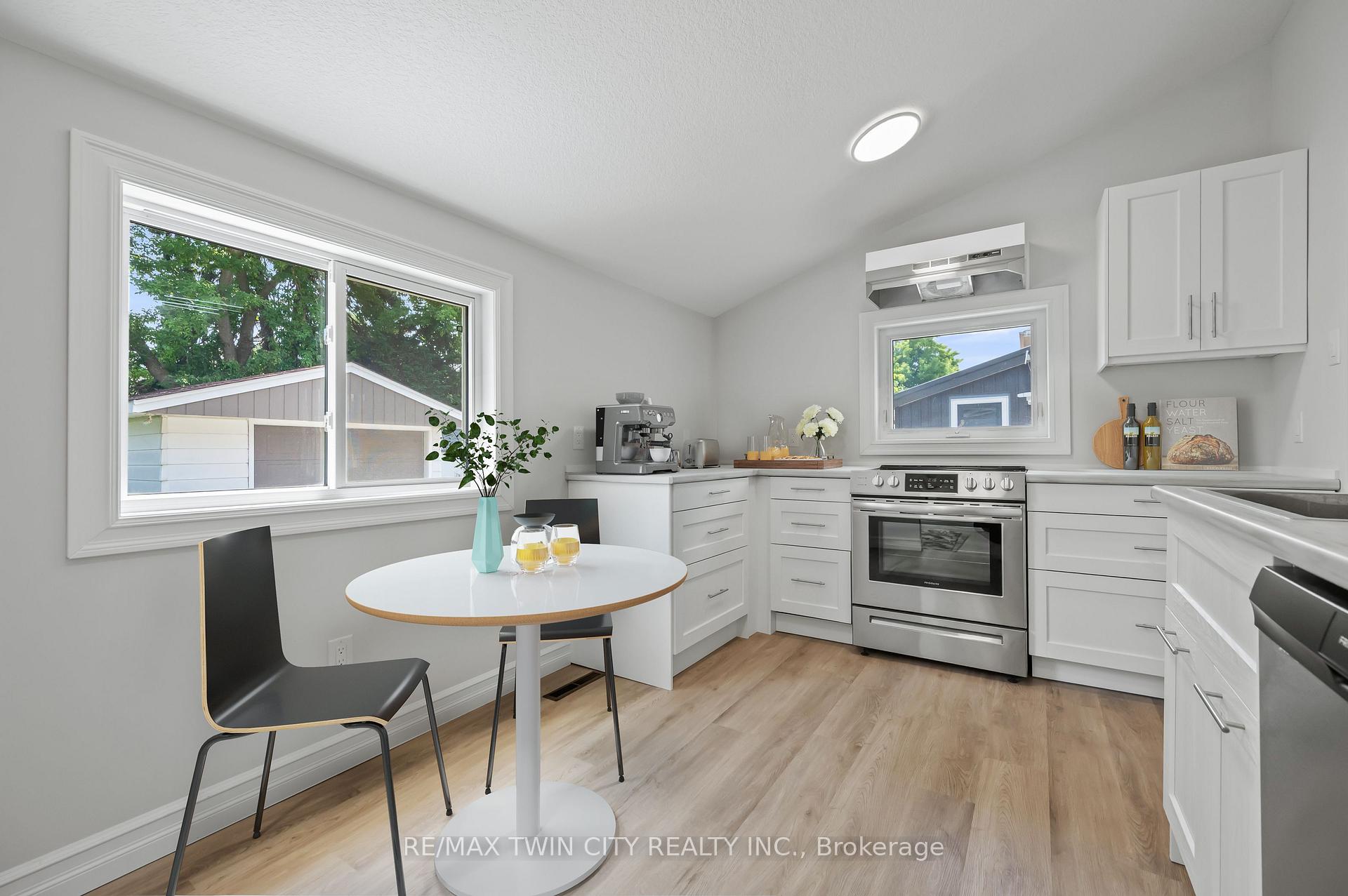 Photo 15 of 41 Chestnut Street, St. Thomas — HOMEH