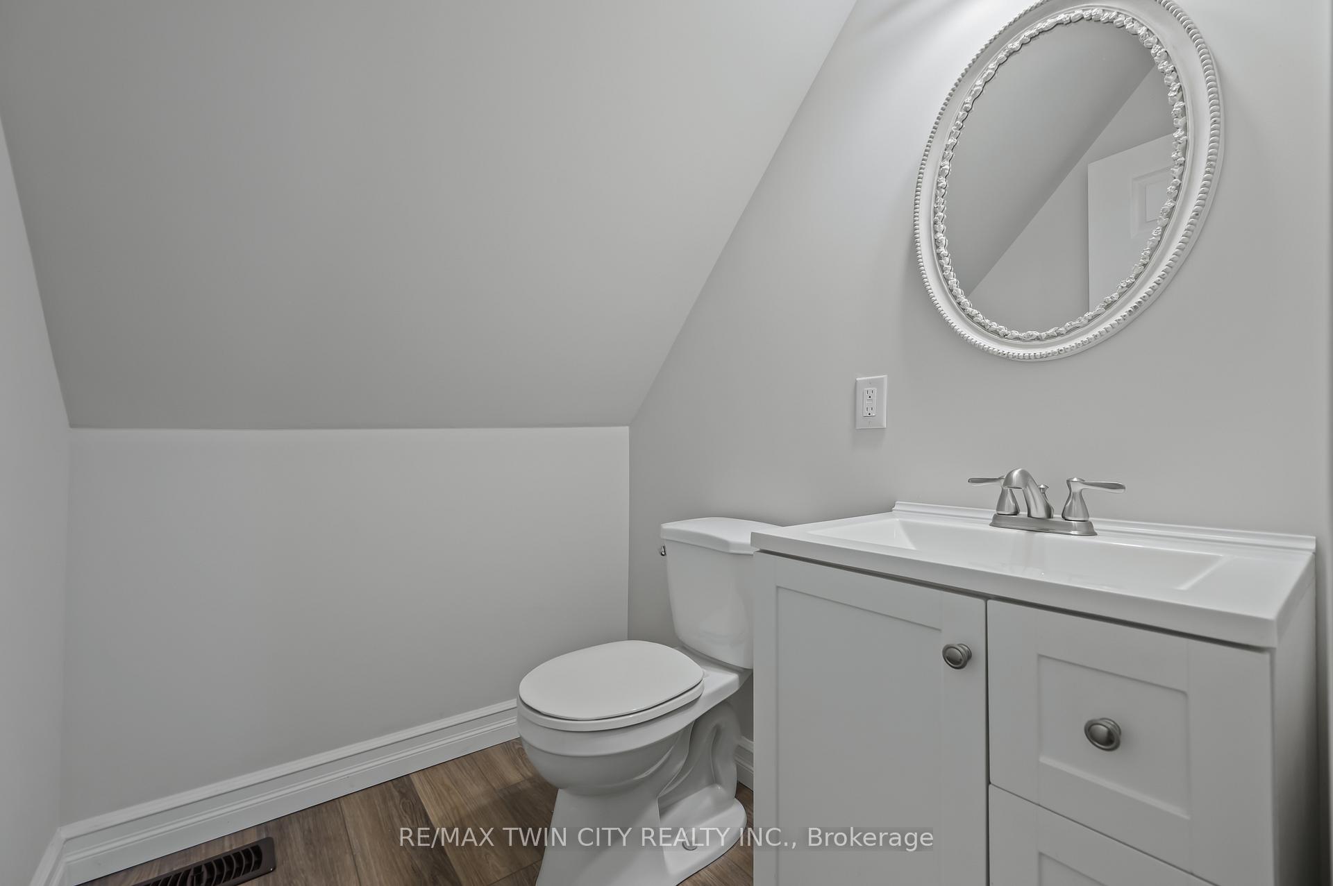Photo 20 of 41 Chestnut Street, St. Thomas — HOMEH