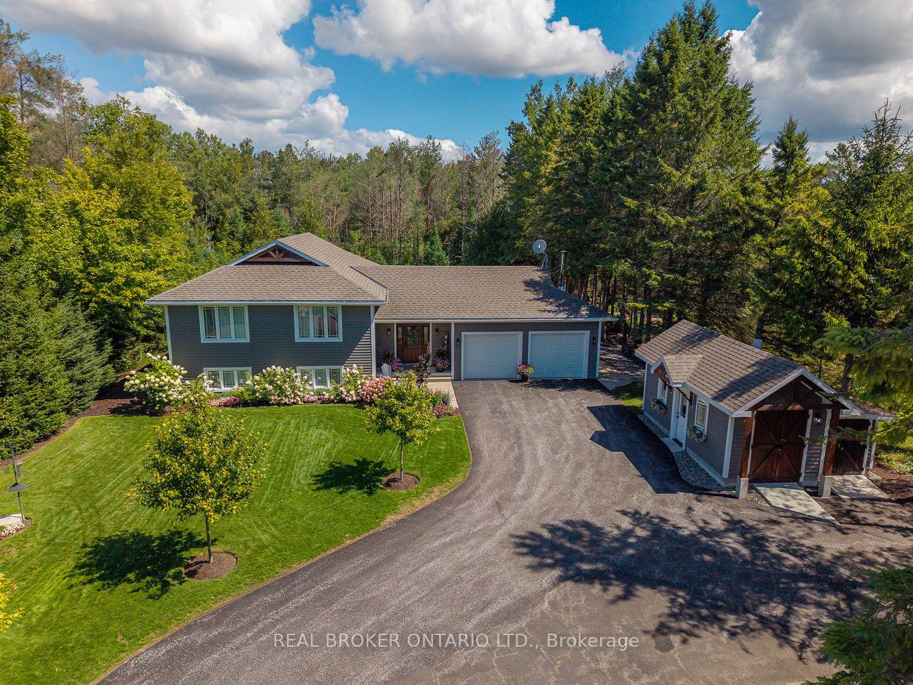 Photo 1 of 8 Crystalwood Lane, Springwater, Rural Springwater — HOMEH