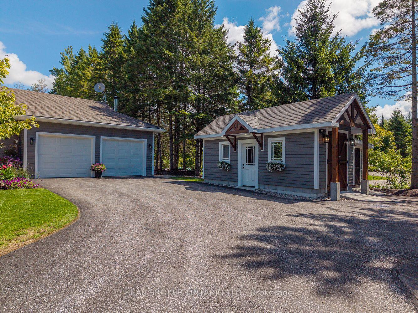 Photo 3 of 8 Crystalwood Lane, Springwater, Rural Springwater — HOMEH