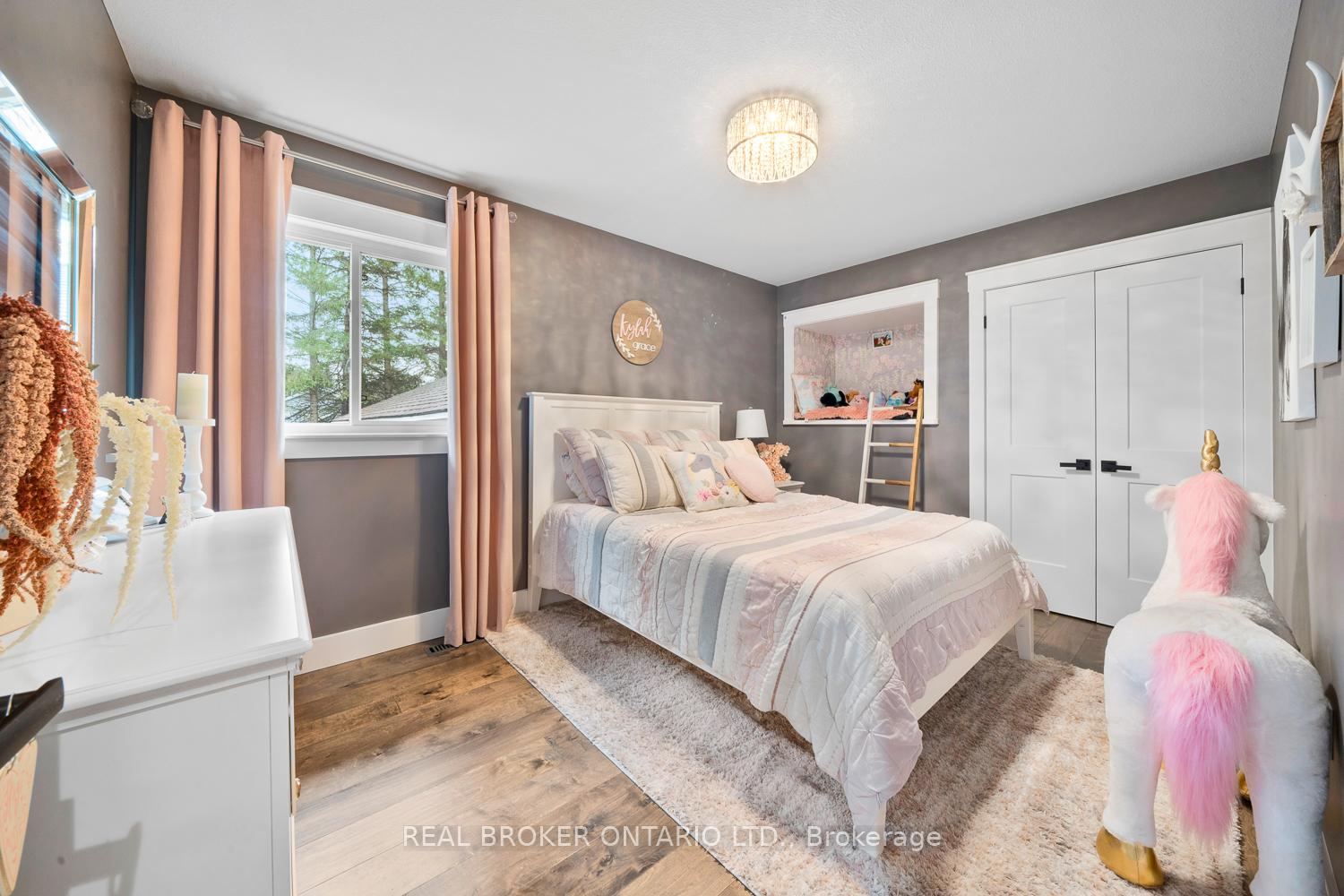 Photo 23 of 8 Crystalwood Lane, Springwater, Rural Springwater — HOMEH