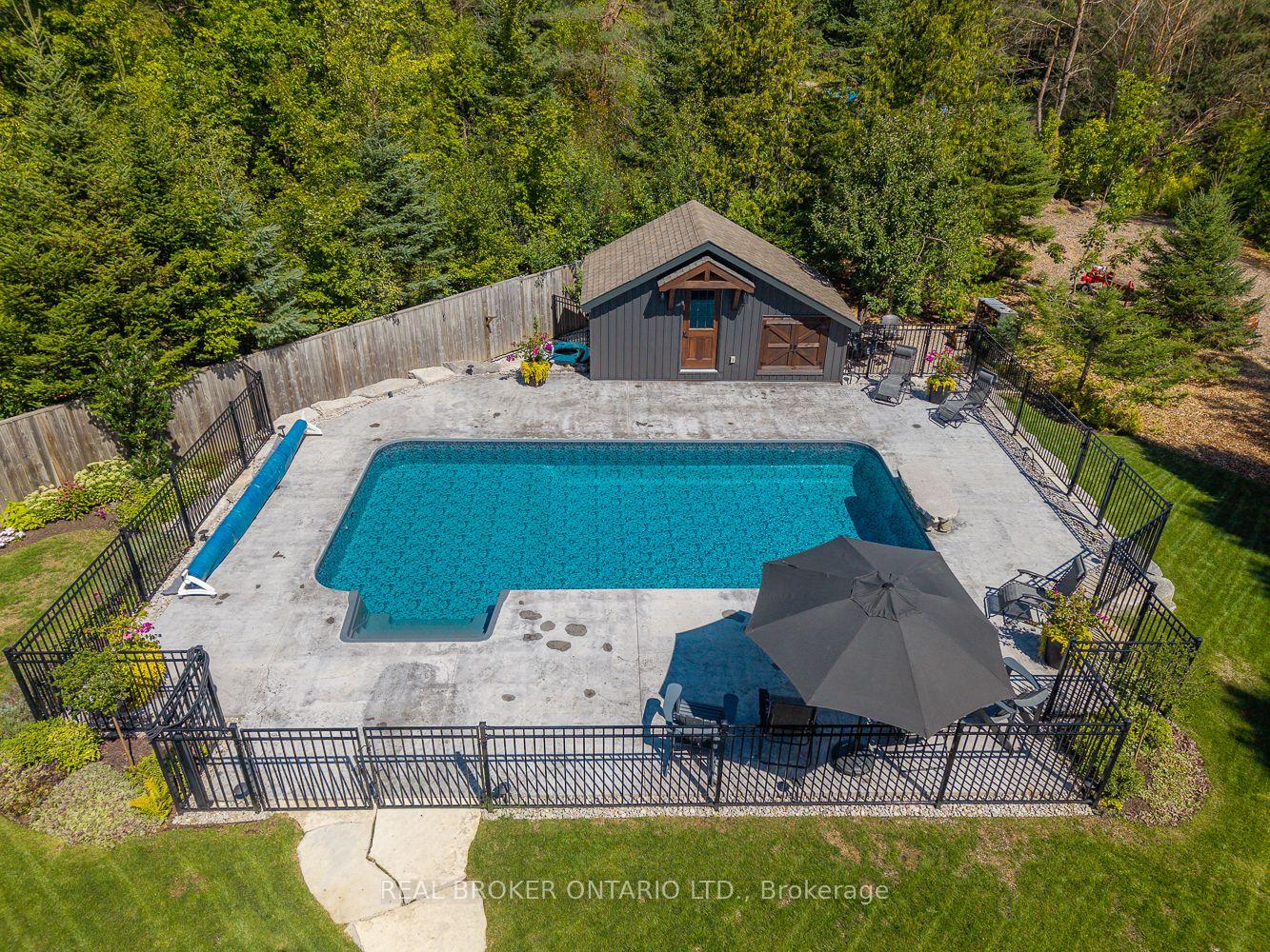 Photo 39 of 8 Crystalwood Lane, Springwater, Rural Springwater — HOMEH