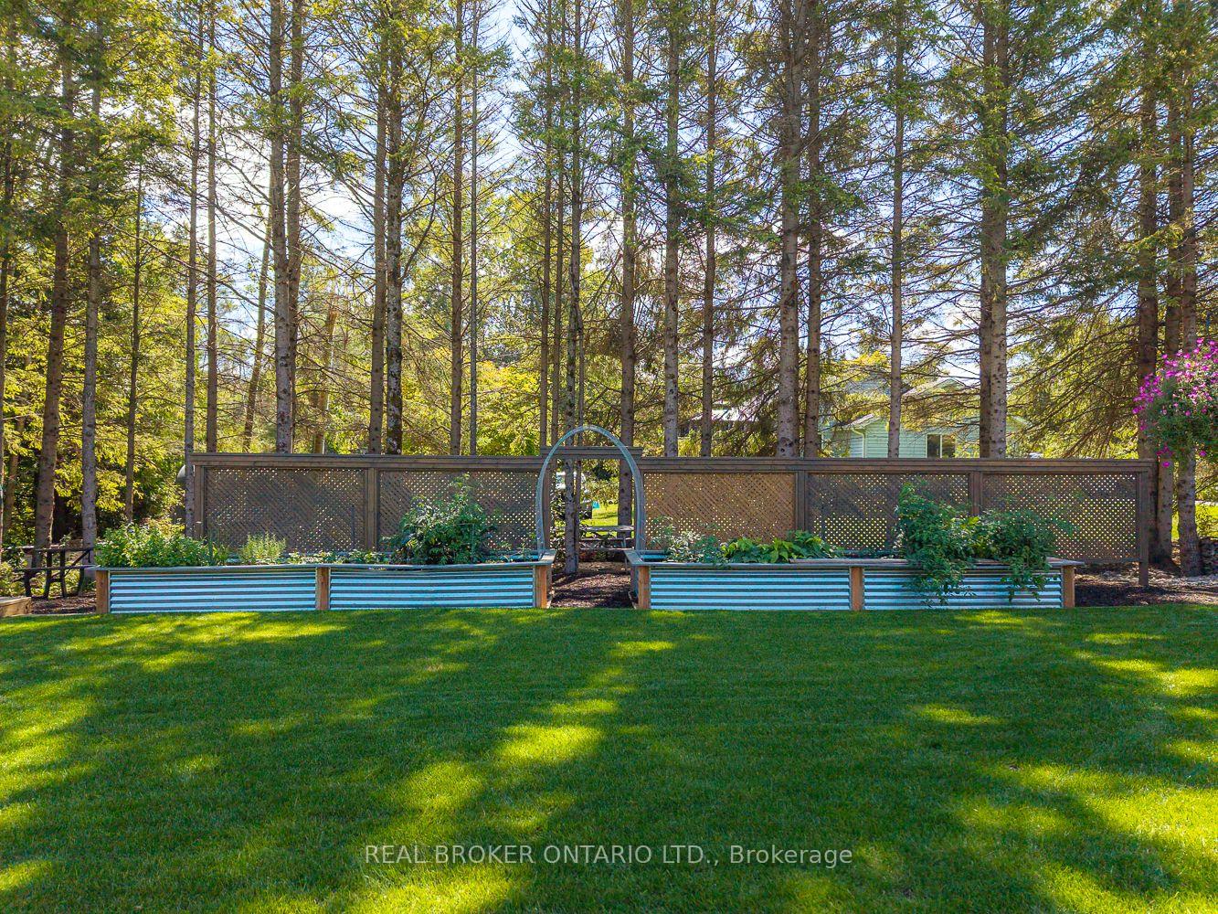 Photo 40 of 8 Crystalwood Lane, Springwater, Rural Springwater — HOMEH