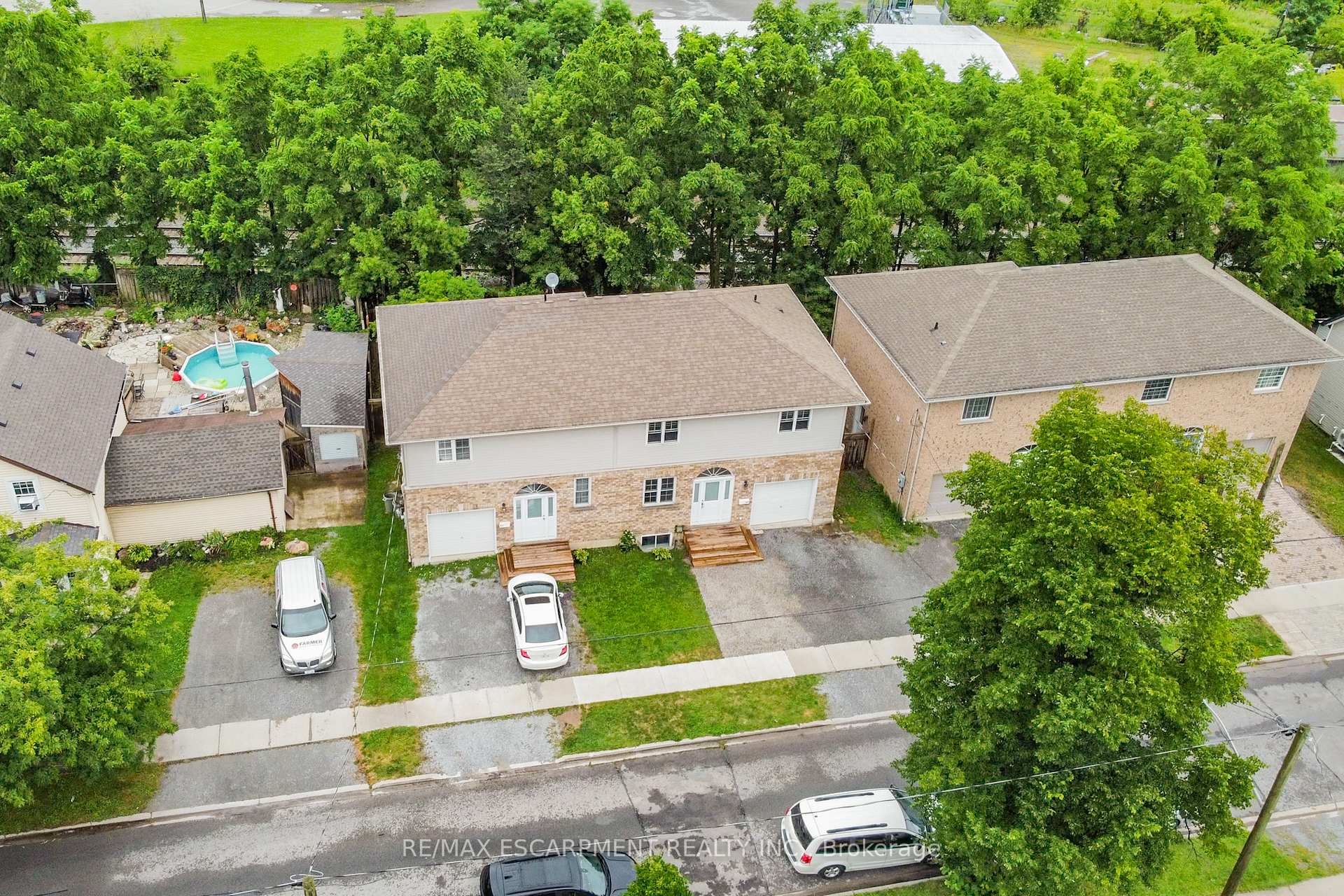 Photo 3 of 27B Walnut Street, St. Catharines, Secord Woods — HOMEH