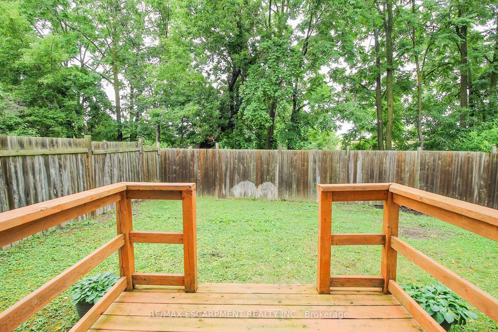 Photo 8 of 27B Walnut Street, St. Catharines, Secord Woods — HOMEH