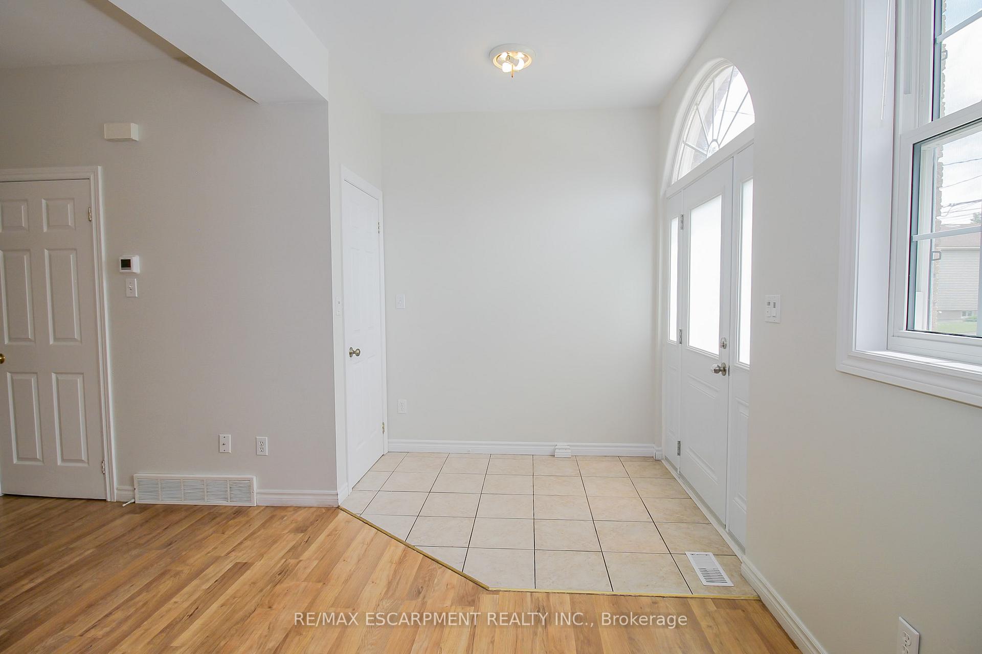 Photo 10 of 27B Walnut Street, St. Catharines, Secord Woods — HOMEH
