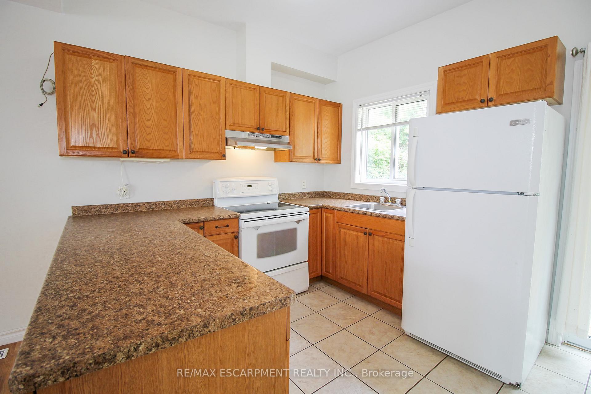 Photo 22 of 27B Walnut Street, St. Catharines, Secord Woods — HOMEH