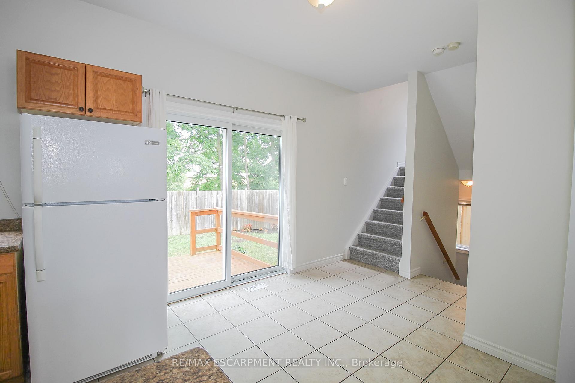 Photo 23 of 27B Walnut Street, St. Catharines, Secord Woods — HOMEH