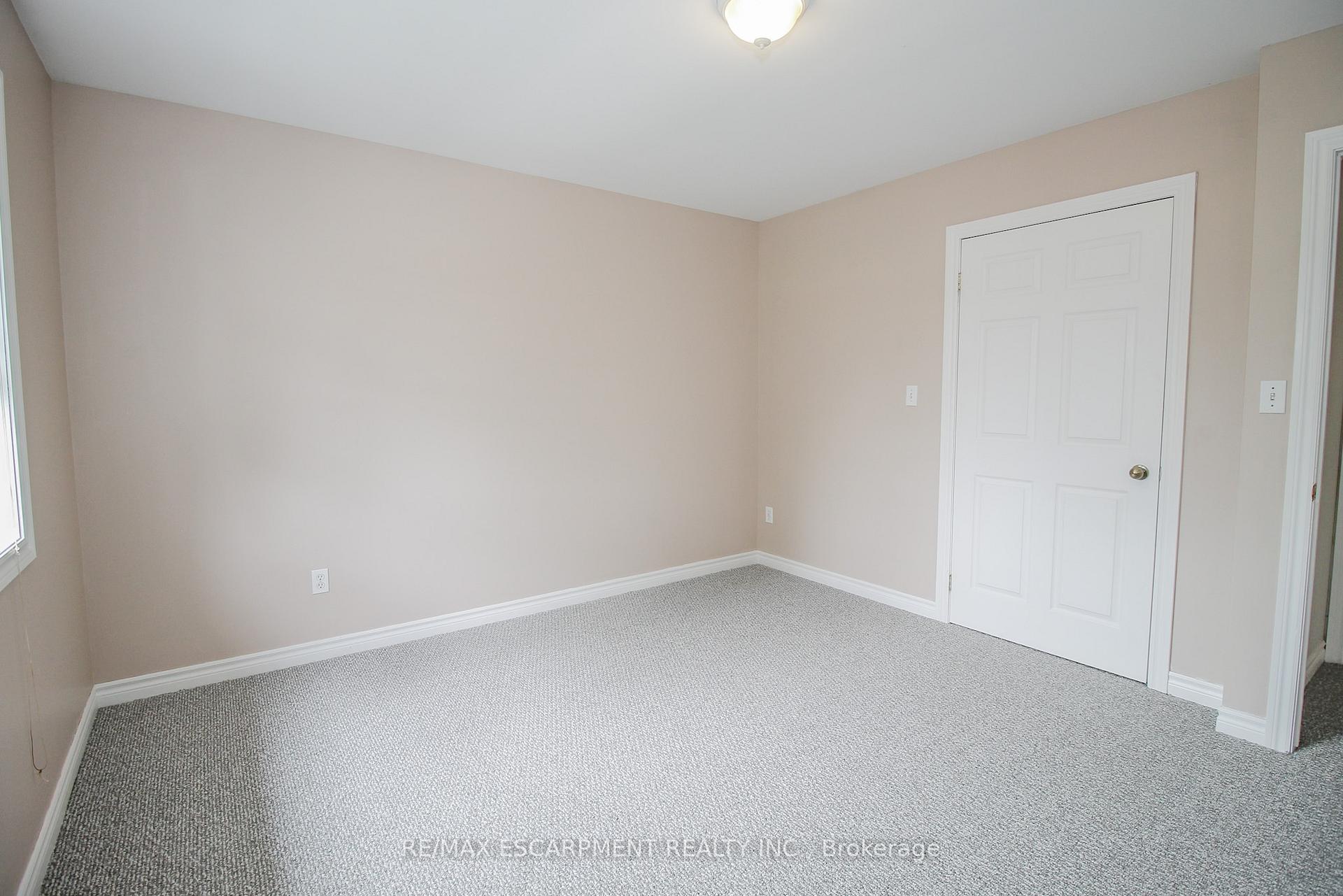 Photo 33 of 27B Walnut Street, St. Catharines, Secord Woods — HOMEH