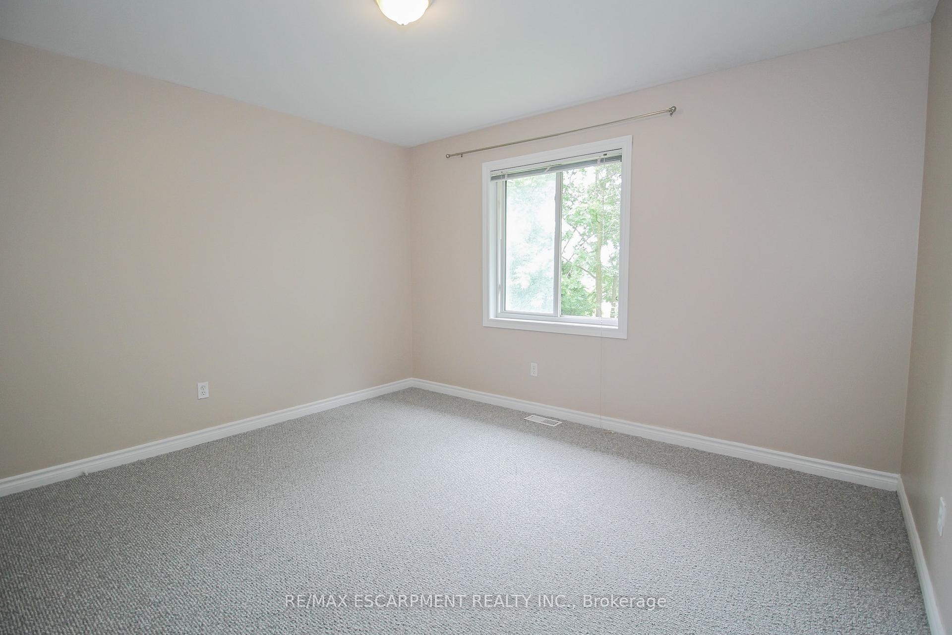 Photo 35 of 27B Walnut Street, St. Catharines, Secord Woods — HOMEH