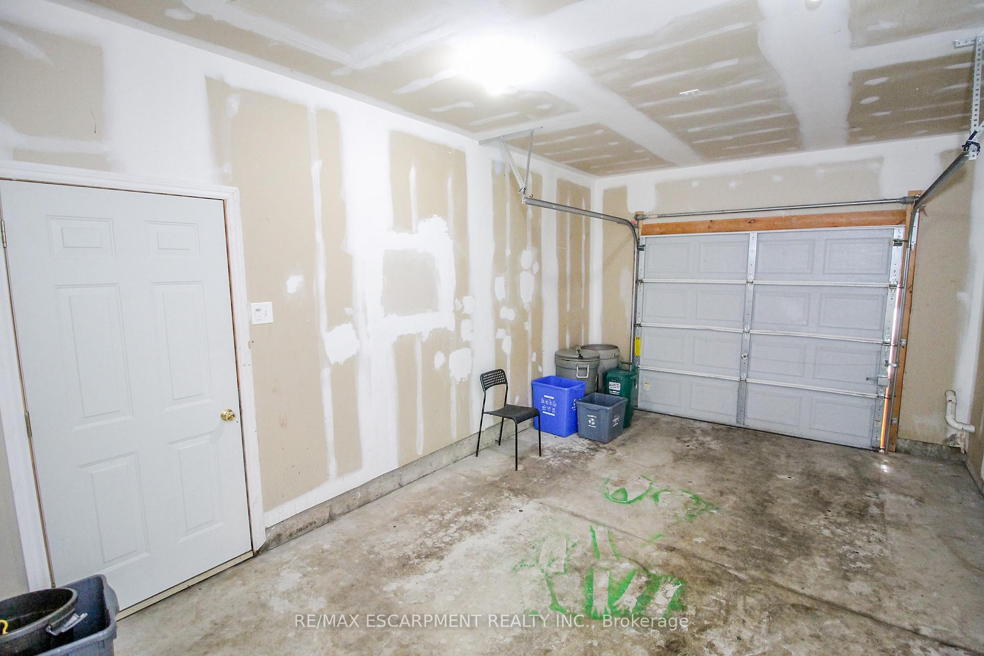 Photo 44 of 27B Walnut Street, St. Catharines, Secord Woods — HOMEH