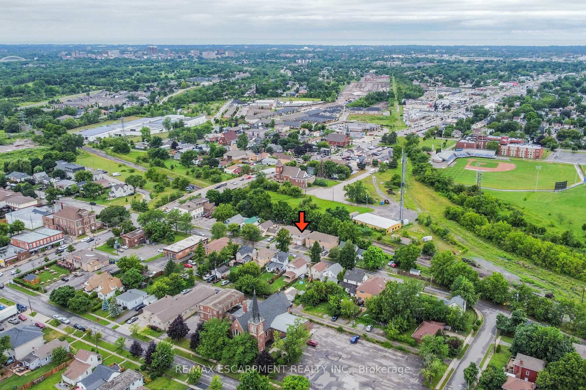 Photo 49 of 27B Walnut Street, St. Catharines, Secord Woods — HOMEH