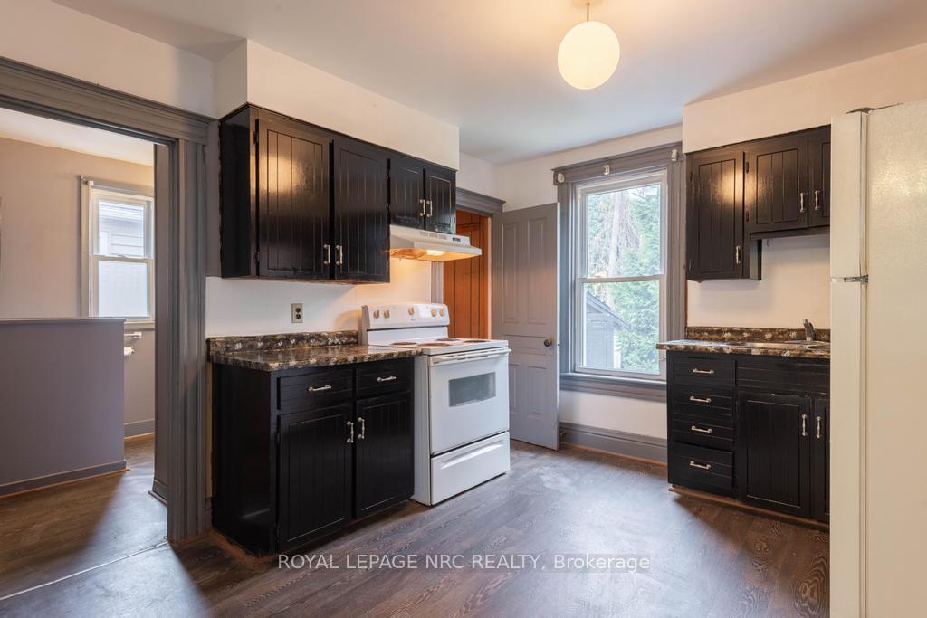 Photo 11 of 5 Lisgar Street, St. Catharines, Western Hill — HOMEH